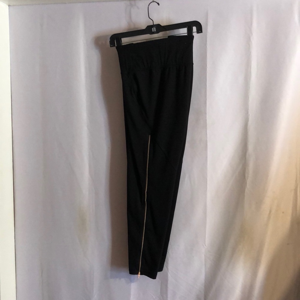 Size 18/20 livi leggings with rose good size zip